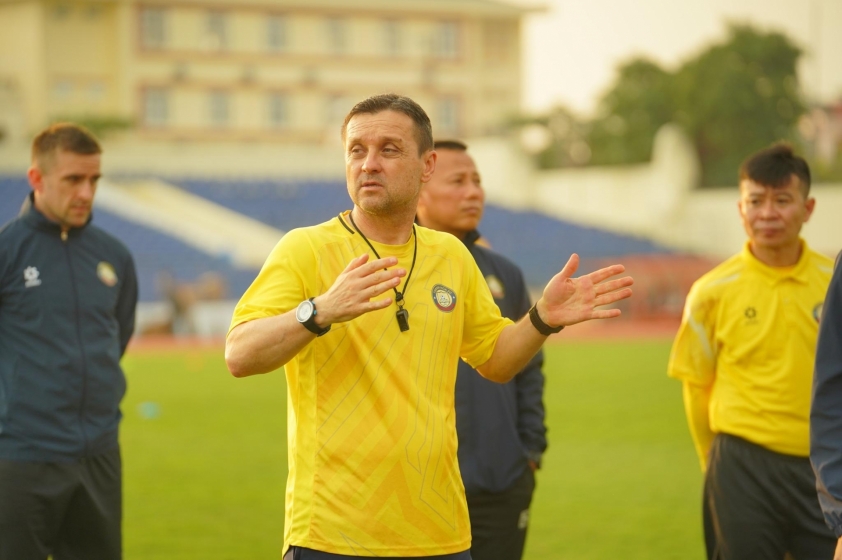 Trước vòng 18 V-League 2024/25: VAR phủ sóng và hấp dẫn 618784