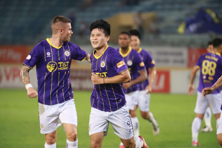 HLV Nhật Bản nhận danh hiệu đầu tiên tại V-League -627884