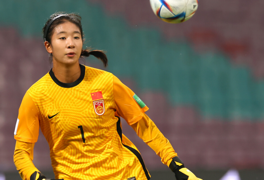 Thủ môn châu Á đánh bại Á quân World Cup trẻ gây sốc khi là VĐV trượt băng 202810