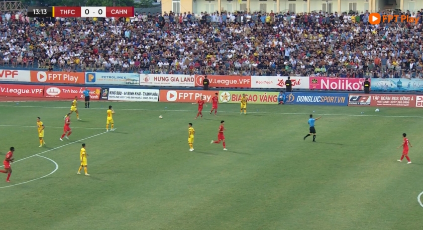 Trực tiếp Thanh Hóa 0-0 CAHN: Thế trận hấp dẫn 288659