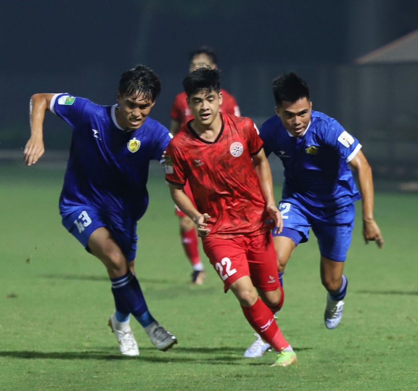 Nghẹt thở tấm vé thăng hạng V-League 318410