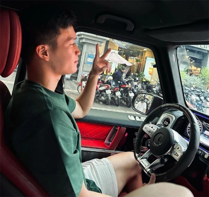 hoang_duc_mua_xe_hop_mercedes_g63_choi_dong_ho_tien_ty