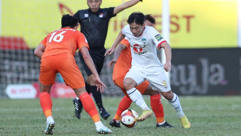 minh-vuong-dinh-chan-thuong-day-chang-khop-goi-o-tran-hagl-hoa-cahn-fc_151964