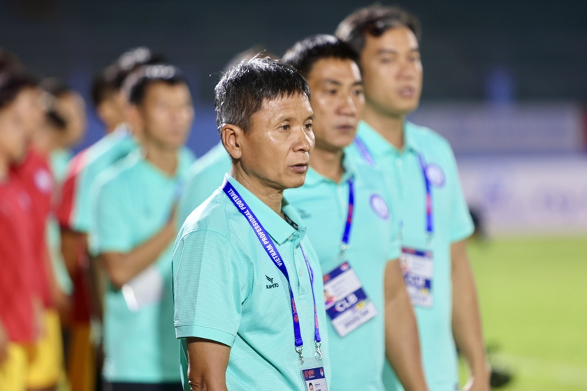 Một HLV ở V-League nộp đơn từ chức 371824