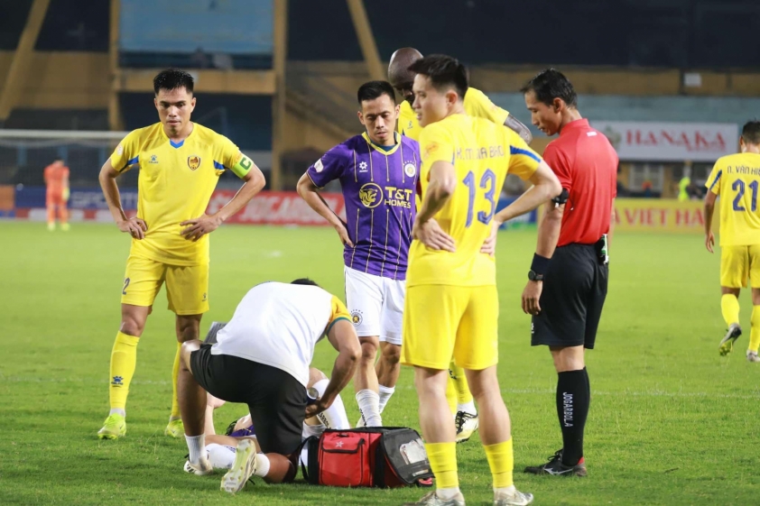 Trực tiếp Hà Nội 1-0 Quảng Nam: Đôi công hấp dẫn 626873