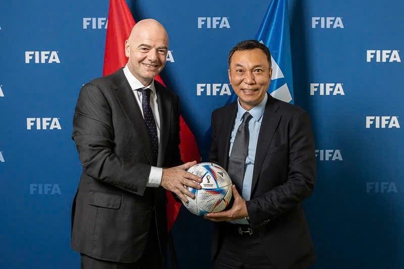 Chủ tịch FIFA chúc mừng nhà vô địch bóng đá Việt Nam 672715