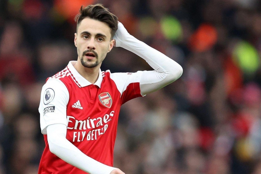 vieira-se-phai-ra-di-de-arsenal-don-tien-mua-eze