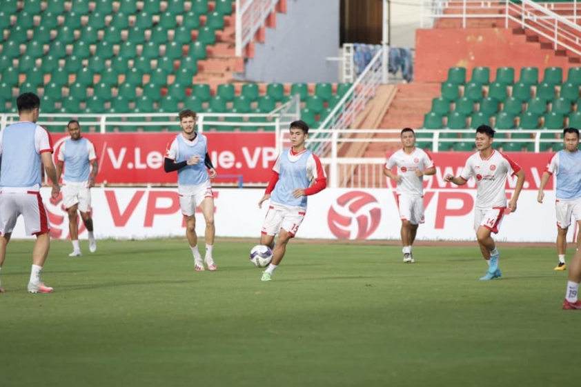 Tích cực tập luyện, 'của hiếm' của bóng đá Việt Nam ra mắt V-League tối nay? 202593