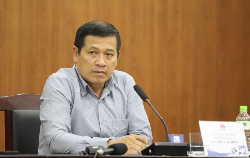 Trưởng ban trọng tài có động thái đầu tiên sau quả penalty tranh cãi cho HAGL 210405