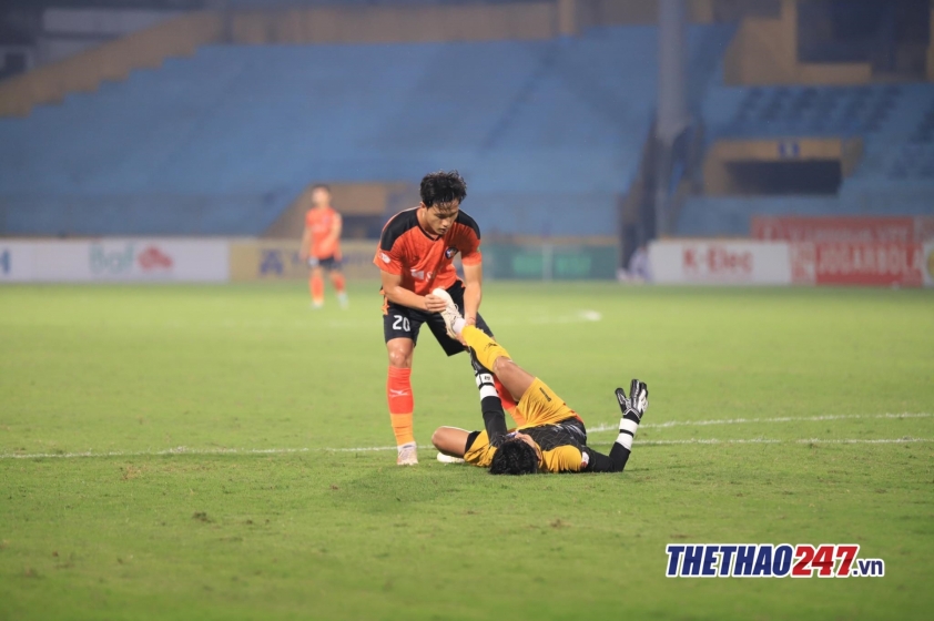 CHÙM ẢNH: Sao trẻ U23 Việt Nam có hành động cực đẹp với đồng đội 211341