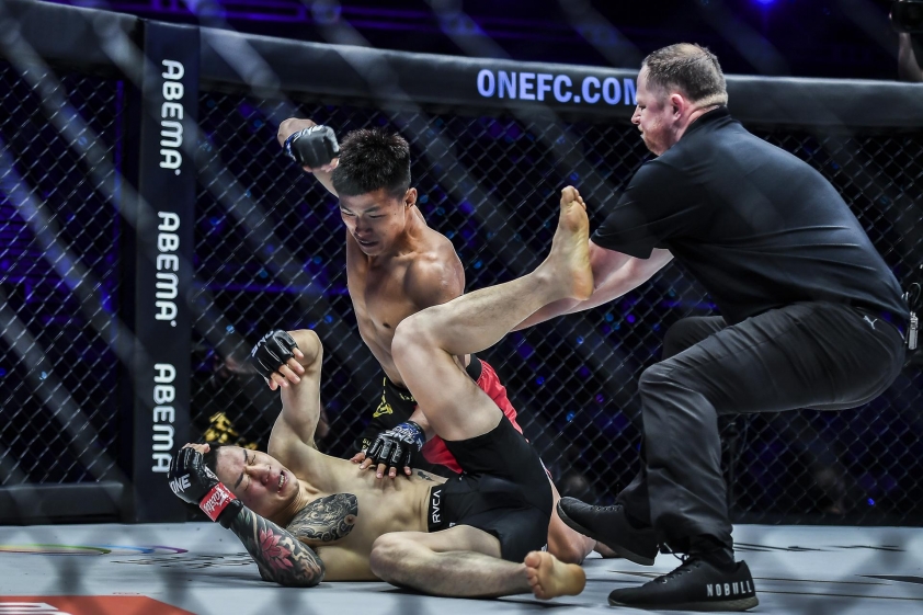 ONE X: Hạ gục Kim Jae Woong, võ sĩ Trung Quốc tuyên bố sẽ 'kết liễu' Thành Lê 121877