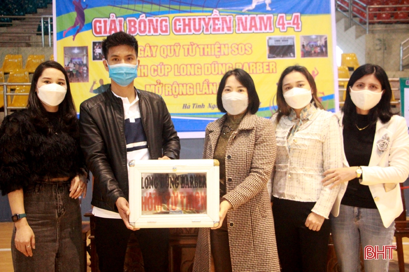 Hà Tĩnh tổ chức giải bóng chuyền phong trào gây quỹ ủng hộ trẻ em mồ côi 124089