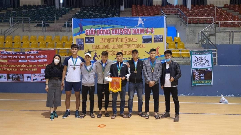 Hà Tĩnh tổ chức giải bóng chuyền phong trào gây quỹ ủng hộ trẻ em mồ côi 124098