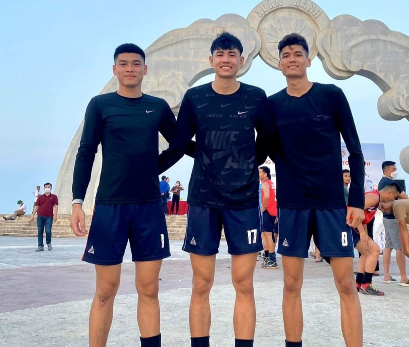 Khuynh đảo hội làng: Dàn hot boy bóng chuyền liên tục 'ẵm cúp' 133157