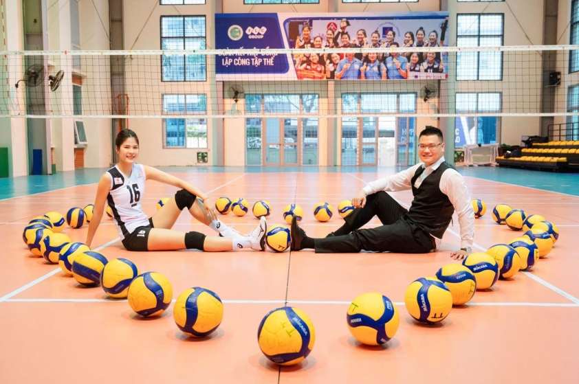 Sao bóng chuyền Bùi Ngà 'xinh lung linh' trong bộ váy cưới 134249
