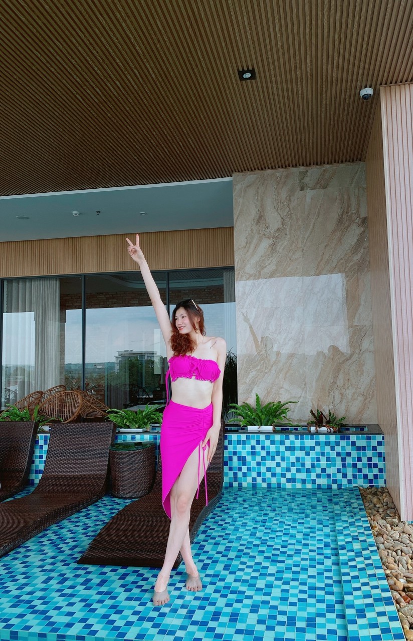 Hot girl bóng chuyền Việt Nam 'khoe dáng' chuẩn người mẫu khi diện áo tắm 142657