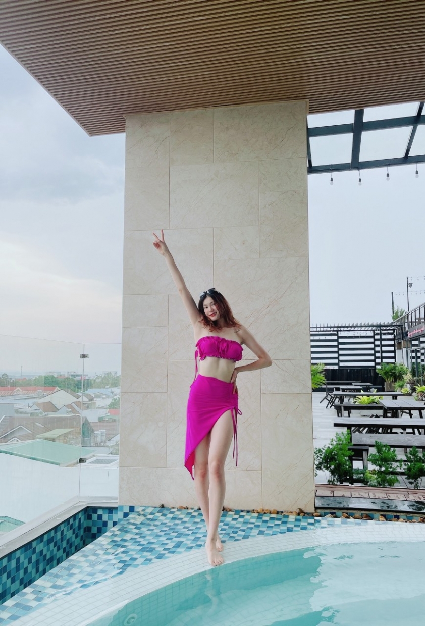 Hot girl bóng chuyền Việt Nam 'khoe dáng' chuẩn người mẫu khi diện áo tắm 142664