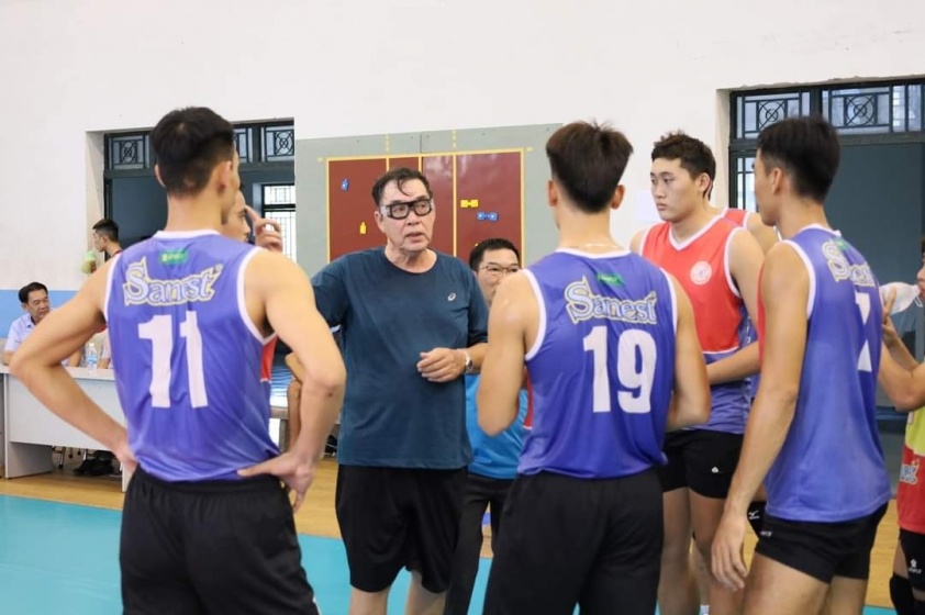 Sanest Khánh Hòa 'tậu ngoại binh' bật cao 3m55, từng chơi tại Châu Âu 143814
