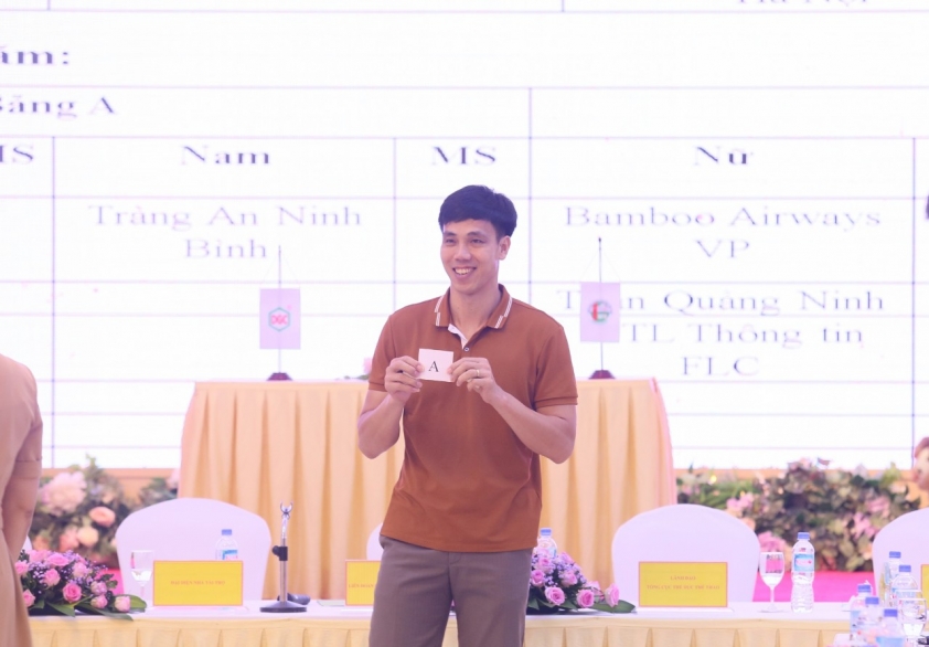 Siêu ngoại binh bóng chuyền nữ 1m98 đã đến Việt Nam, lương cực khủng 151376
