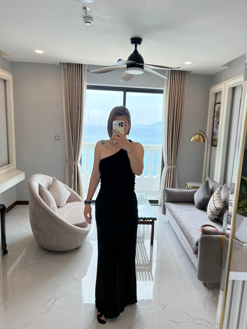Hoa khôi bóng chuyền Kim Huệ 'đốn gục tim NHM' khi diện bikini ở tuổi U40 164282