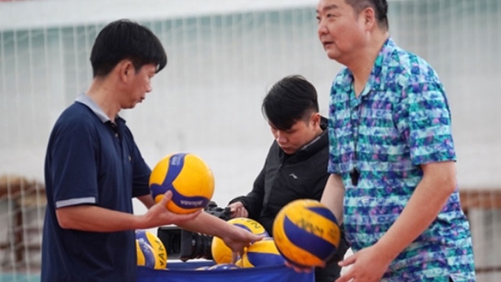 Liên đoàn bóng chuyền Việt Nam sẽ không mời HLV ngoại cho ĐTQG năm 2023 210413