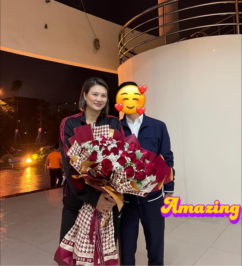 Hoa khôi bóng chuyền Kim Huệ sánh vai bên bạn trai, ước hẹn hạnh phúc 217717