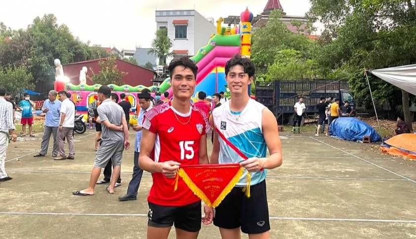 Xác định hai đội bóng đấu 230268
