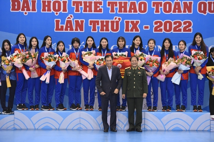 Mất trắng 20 tỷ từ nhà tài trợ, BTL Thông tin chỉ sài nội binh tại VĐQG 2023 244465
