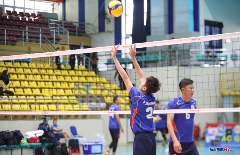 Chuyền hai Thoại Khương bị fan nữ 'truy lùng' vì quá đẹp trai 253167