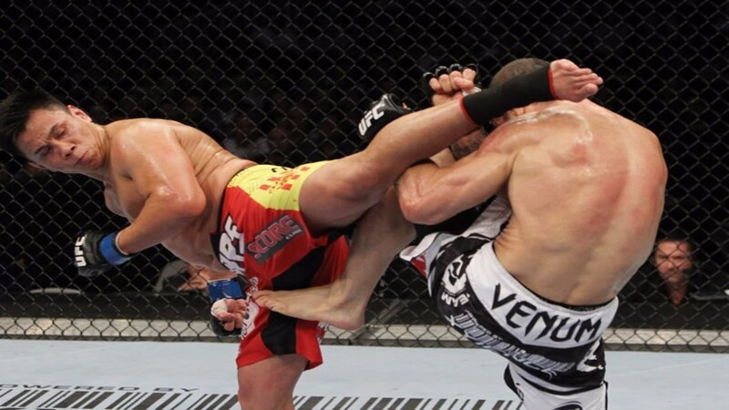 Cung Lê mang theo đai vô địch Strikeforce về thăm Việt Nam 256565