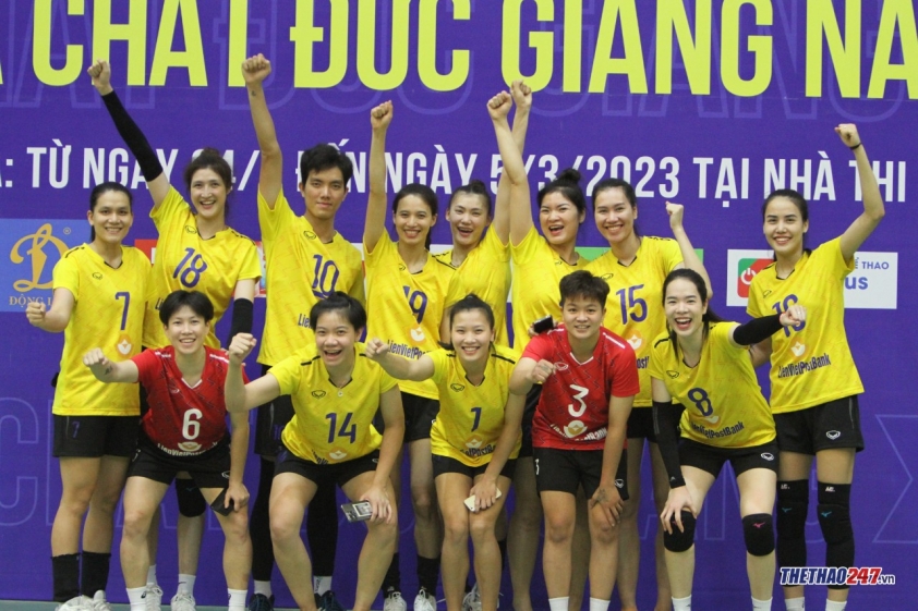Bích Tuyền 'nã đại bác' đưa Ninh Bình LVPB vào chung kết Cúp Hùng Vương-261122
