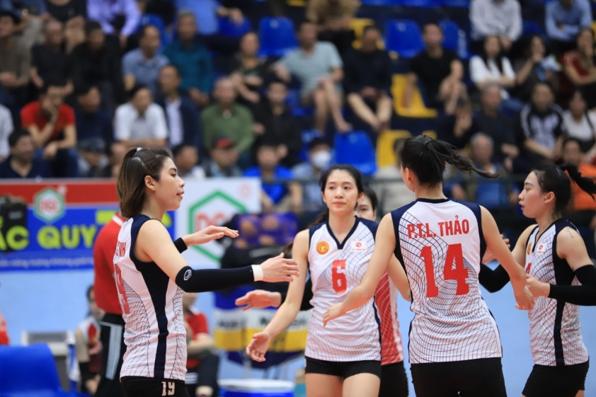 Bích Tuyền 'nã đại bác' đưa Ninh Bình LVPB vào chung kết Cúp Hùng Vương 261128