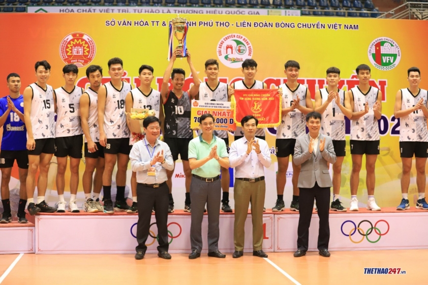 Trao thưởng cá nhân và đồng đội giải bóng chuyền Cúp Hùng Vương 2023 262215