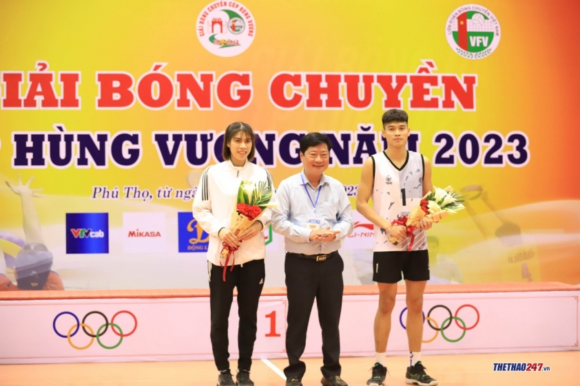 Trao thưởng cá nhân và đồng đội giải bóng chuyền Cúp Hùng Vương 2023 262217