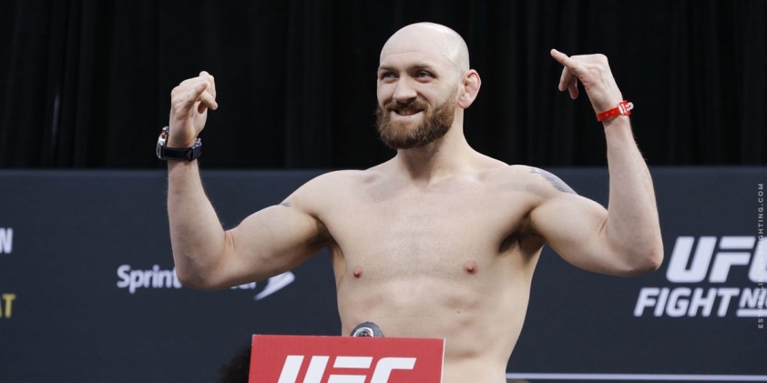 Zak Cummings ra quyết định lớn nhất sự nghiệp sau chiến thắng K.O tại UFC 269702