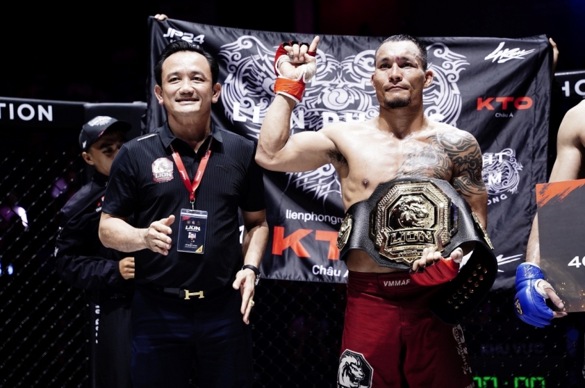 Nhà vô địcTrần Quang Lộc trả lại đai vô địch LION Championship 295396