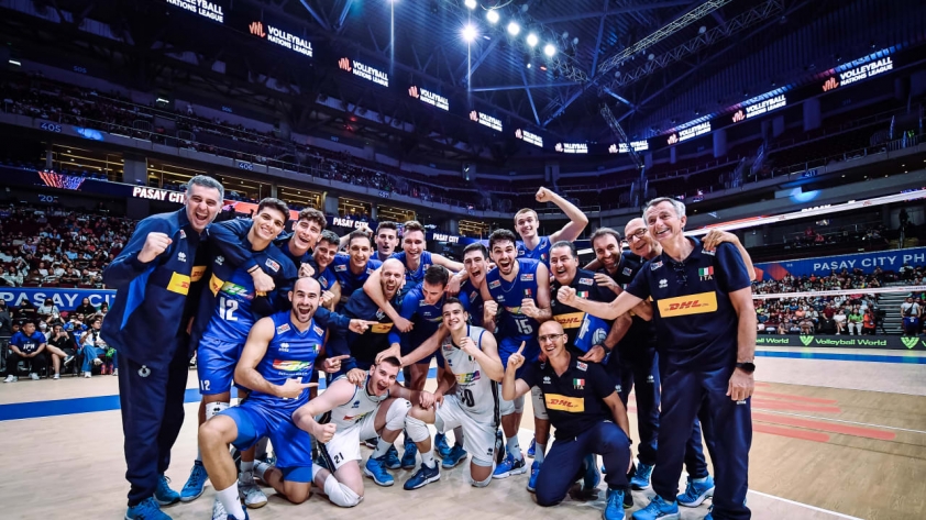 ĐKVĐ bóng chuyền nam thế giới 'hạ gục' Brazil tại VNL 2023 301177