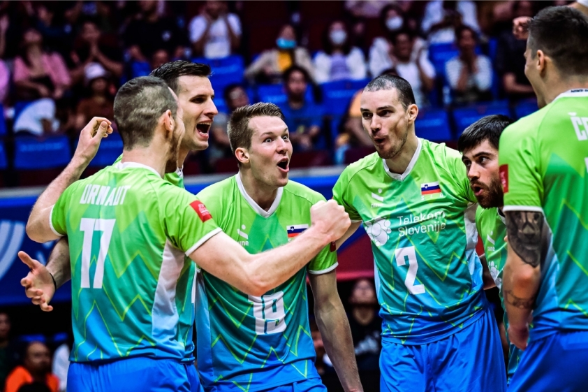 Số 1 bóng chuyền nam thế giới 'ngược dòng nghẹt thở' trước Slovenia 301181