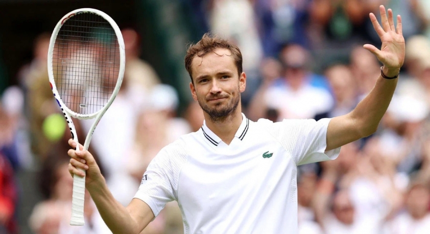 Carlos Alcaraz và Daniil Medvedev ghi tên vào bán kết Wimbledon 2023 302414