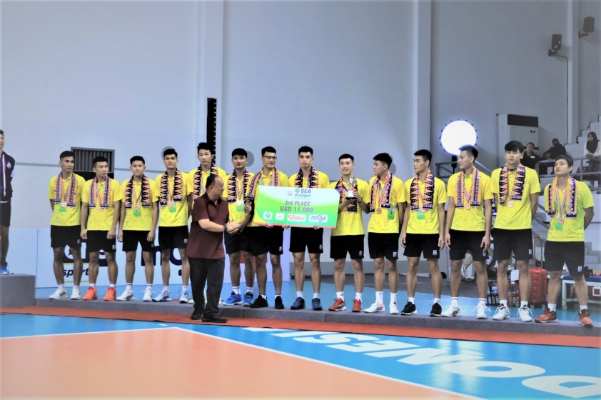 Trao thưởng cá nhân và đồng đội chặng 1 bóng chuyền nam SEA V.League 2023: Indonesia vô địch 306728