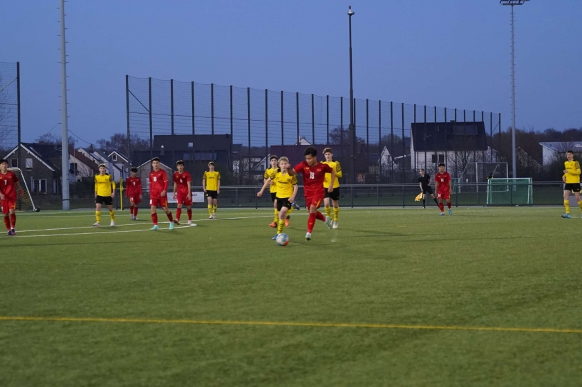U17 Việt Nam bị chủ nhà U16 Borussia Dortmund cầm hoà trong tour du đấu tại Đức 120601