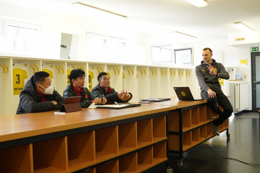 U17 Việt Nam bị chủ nhà U16 Borussia Dortmund cầm hoà trong tour du đấu tại Đức 120602
