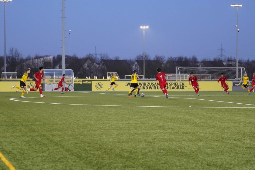 U17 Việt Nam bị chủ nhà U16 Borussia Dortmund cầm hoà trong tour du đấu tại Đức 120604