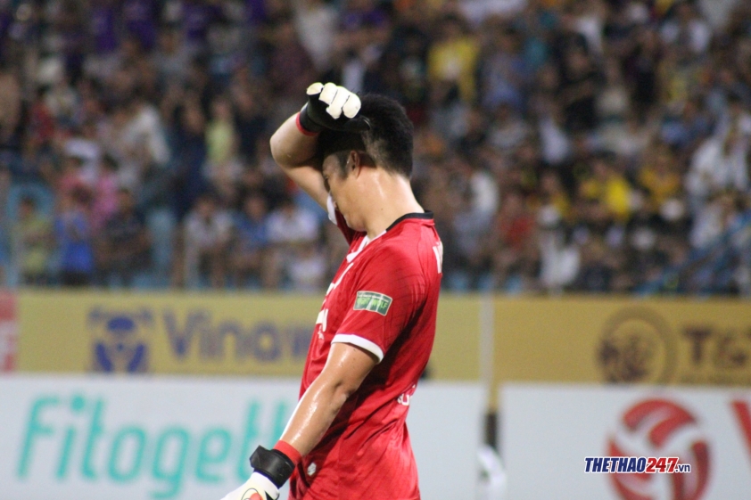 Thủ môn ĐTVN bất lực nhìn SLNA lỡ cơ hội dẫn đầu BXH 164791