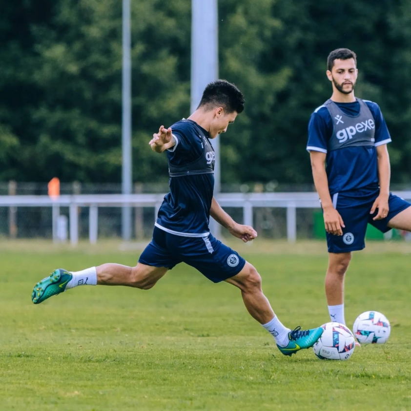 Khán giả hào hứng trước động thái mới của Pau FC về Quang Hải 170536