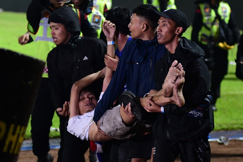 Báo Indo hé lộ án phạt cực nặng của FIFA với vụ bạo loạn kinh hoàng 196572