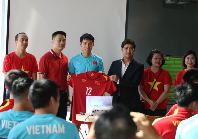 ĐT Việt Nam được 'bơm doping' ở trận chung kết AFF Cup 2022 242203
