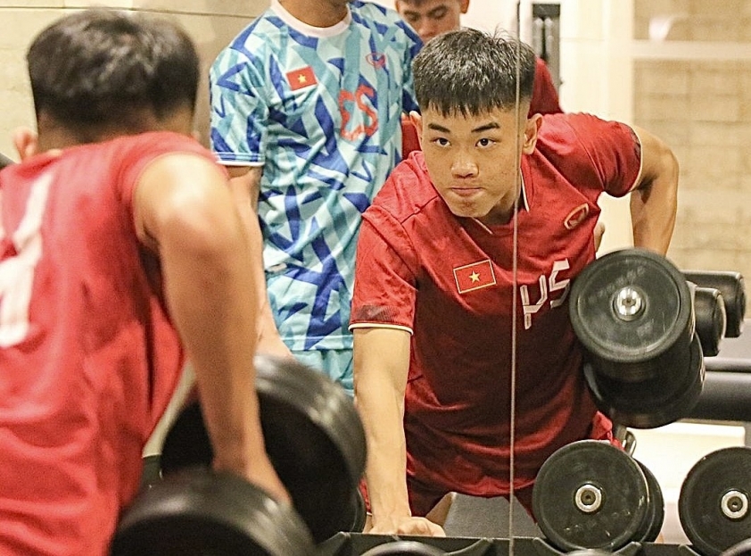 nguyen-dinh-bac-doi-tuyen-viet-9982-8828-1699935905-1708558923.jpg