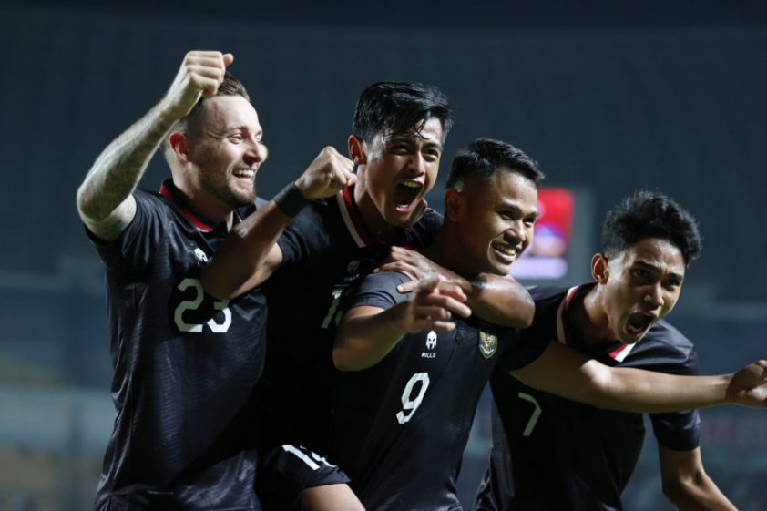 Tạo 'cú sốc' lớn, Indonesia nhận ngay vinh dự đặc biệt trên BXH FIFA 198480