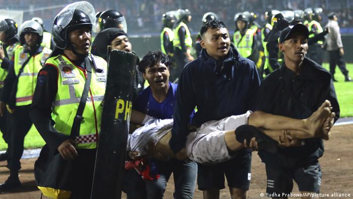 Indonesia hết nỗi lo 'ngàn cân treo sợi tóc' sau tuyên bố của FIFA 199032